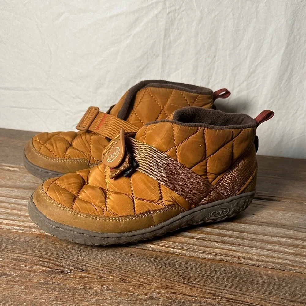Chaco quilted ankle